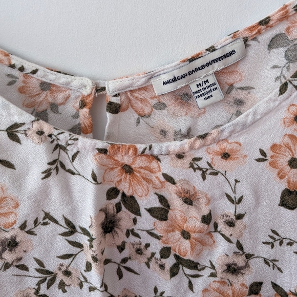 American Eagle Flowy Floral Crop Top sz Medium - Picture 4 of 9